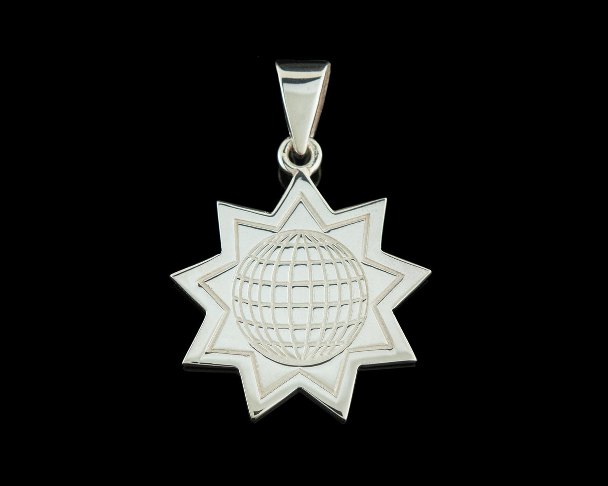 Pendentif Baha'i « Globe » 9 étoiles en argent sterling 925