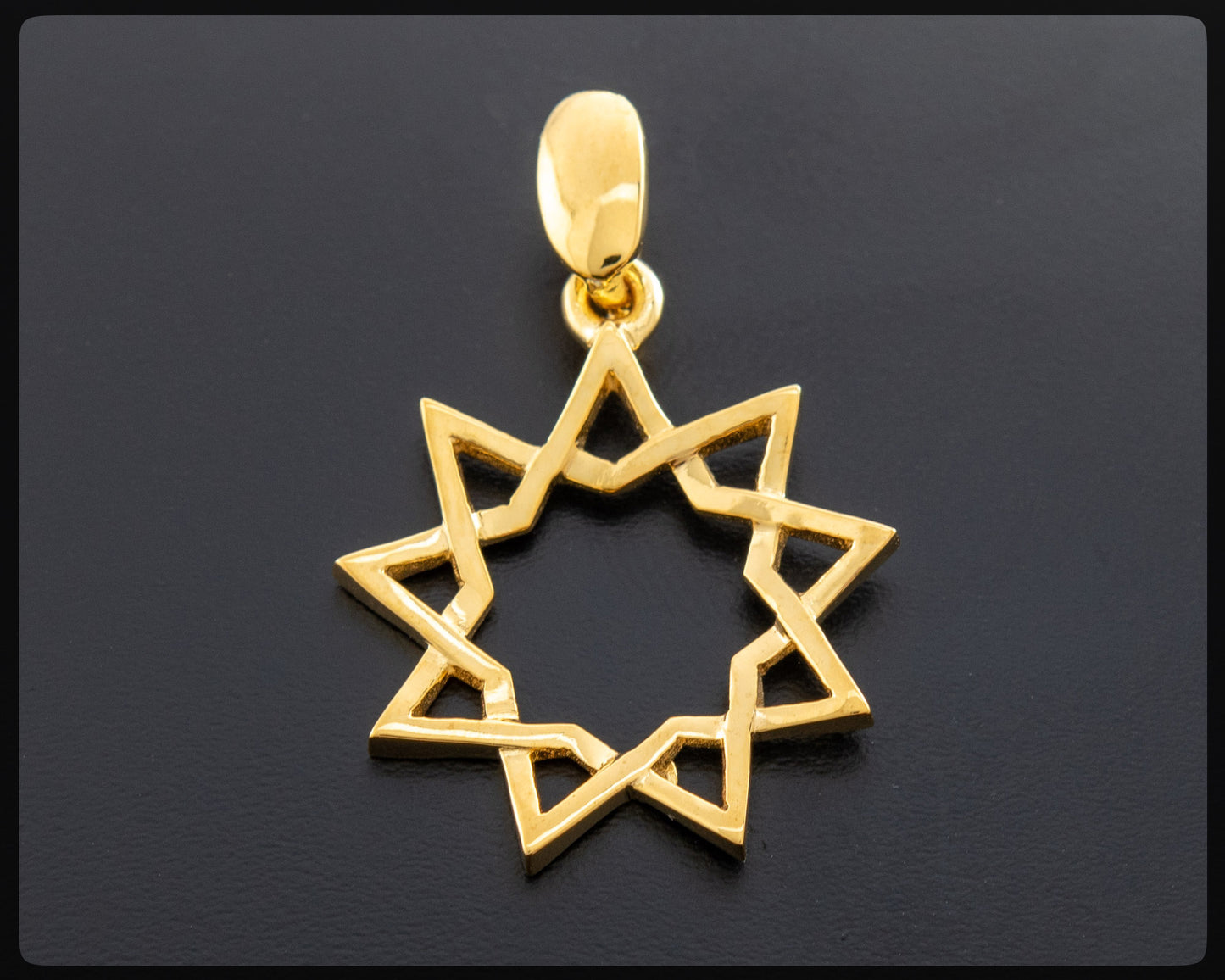 Pendentif 9 étoiles en or jaune massif 14 carats